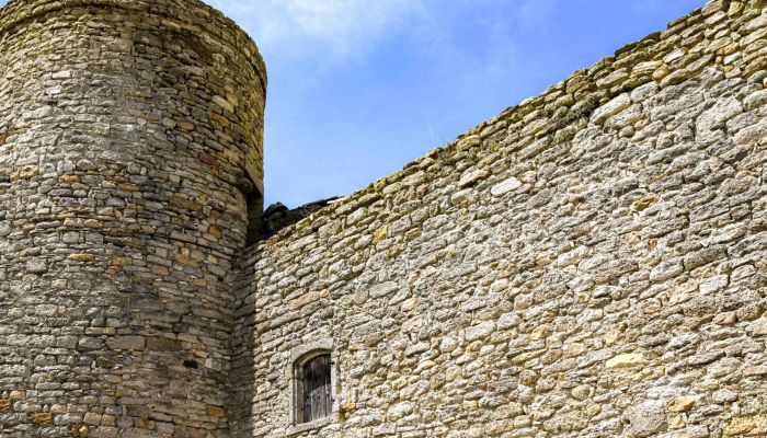 Demeure de village du XVe siècle avec verger, à 12,5 km d'Uzès