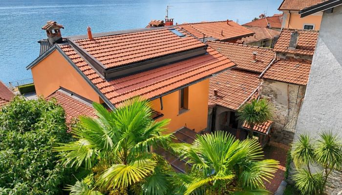 Historisch huis in Ghiffa met uitzicht op het Lago Maggiore, op 50 m van het meer