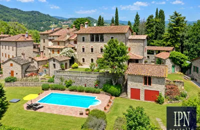 Landhuis te koop Caprese Michelangelo, Toscane, Foto 1/39