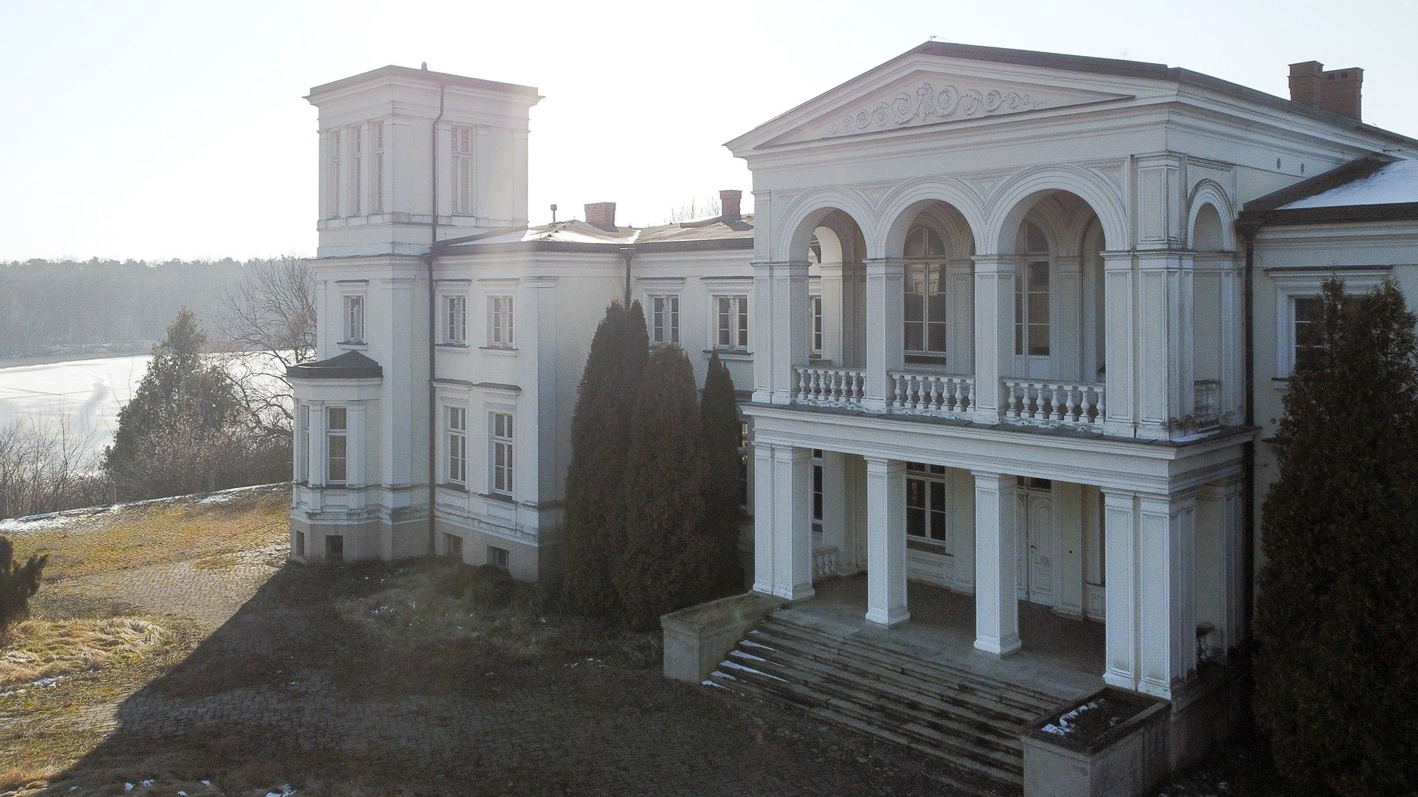 Images Landhuis aan het meer bij Poznan