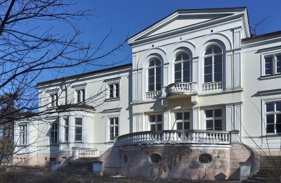 Kasteel te koop Lubstów, Pałac w Lubstowie, Groot-Polen, Achteraanzicht