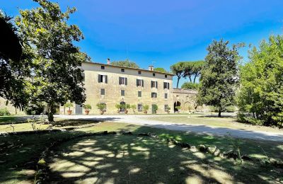 Propriétés, Grande villa historique sur une colline avec vue sur Sienne