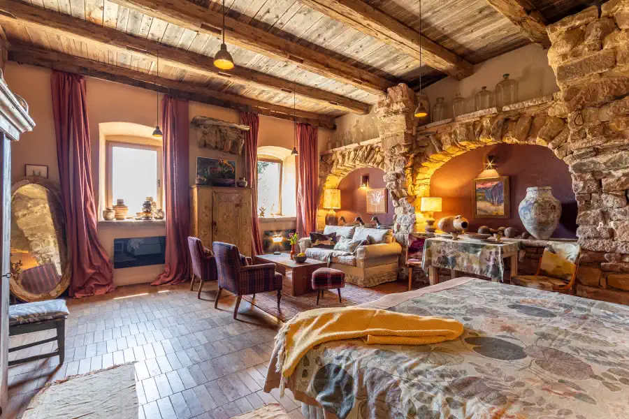 Intérieur du Bed & Breakfast Tarczyn alliant ancien et moderne