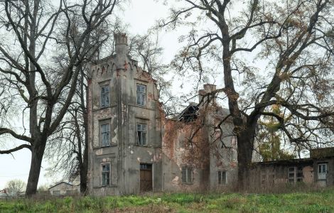  - Verlaten landhuis in het noorden van Polen