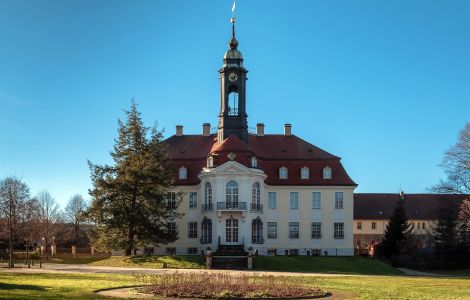 /pp/cc_by_sa/thumb-deutschland-sachsen-reinhardtsgrimma-schloss.jpg