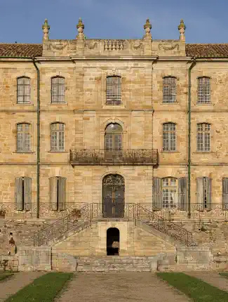 Occitanie – Ancien prieuré royal aux allures de palais du XVIIIe siècle