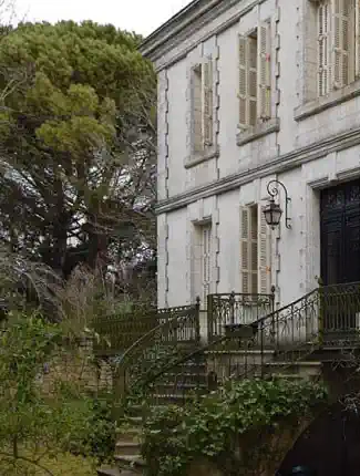 Maison de maître du 19ème siècle de 373 m2 sur 2334 m2. Angoulême-Charentes, Angoulême, Nouvelle-Aquitaine