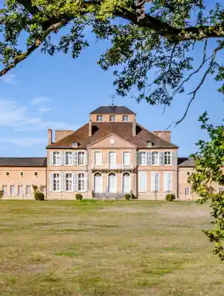 Kasteel bij Nevers met symmetrische architectuur en park van 15 hectare, Nevers, Bourgogne-Franche-Comté