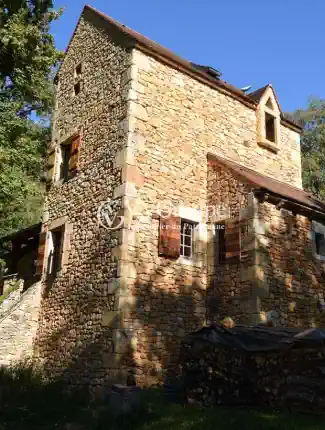 Gerenoveerd 17e-eeuws landhuis met 2,43 hectare grond, Gourdon, Occitanie