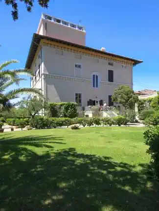 Demeure “Villa Bondi” avec vue sur la mer à Marina di Pisa